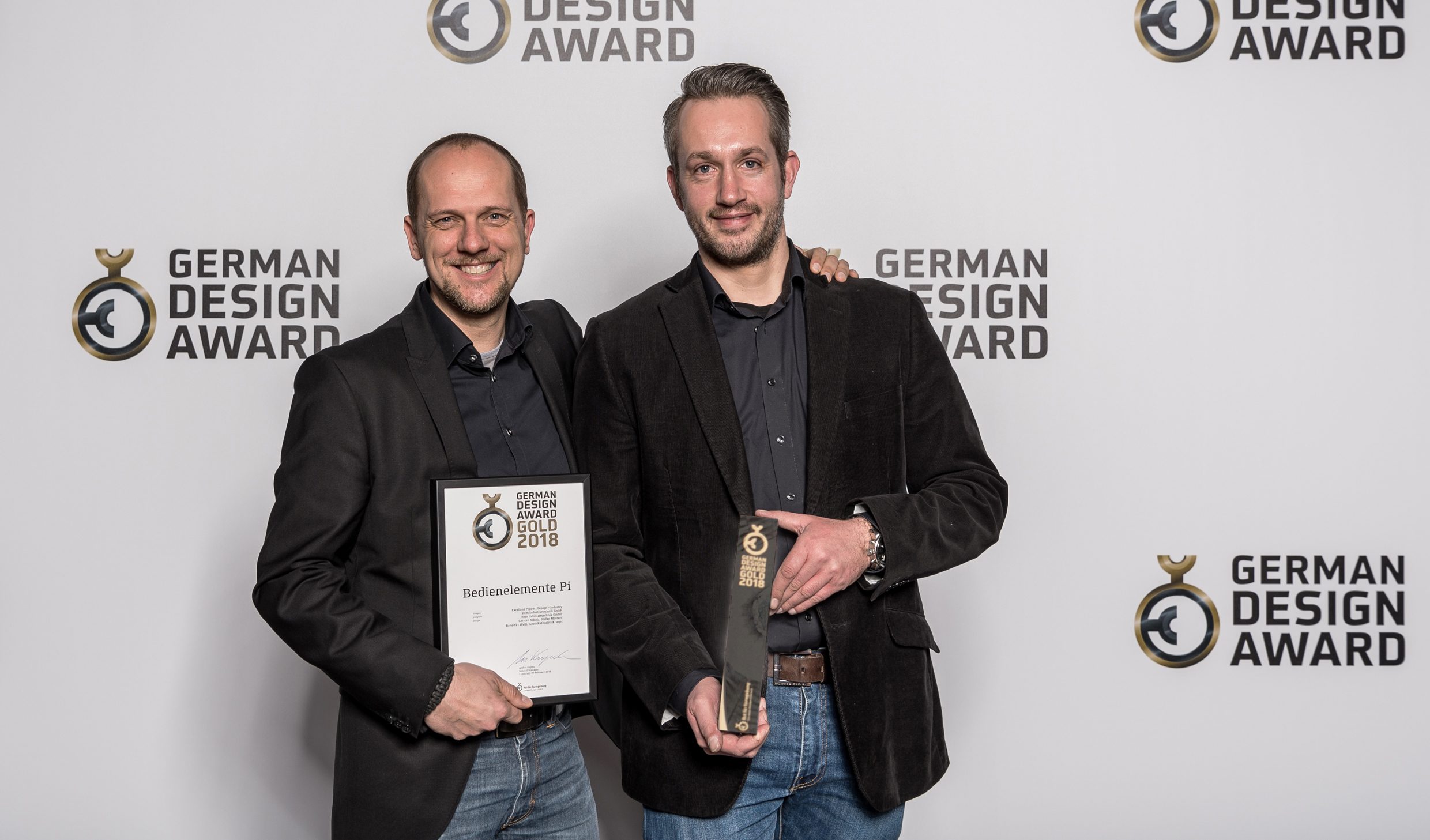 Premio al diseño alemán Gold por la gama de elementos operativos Pi