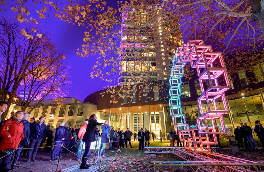 El festival GLOW: convirtiendo en luz el movimiento