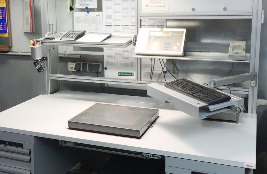 Barrierefreie Arbeitsplatzgestaltung in Traditionsgießerei