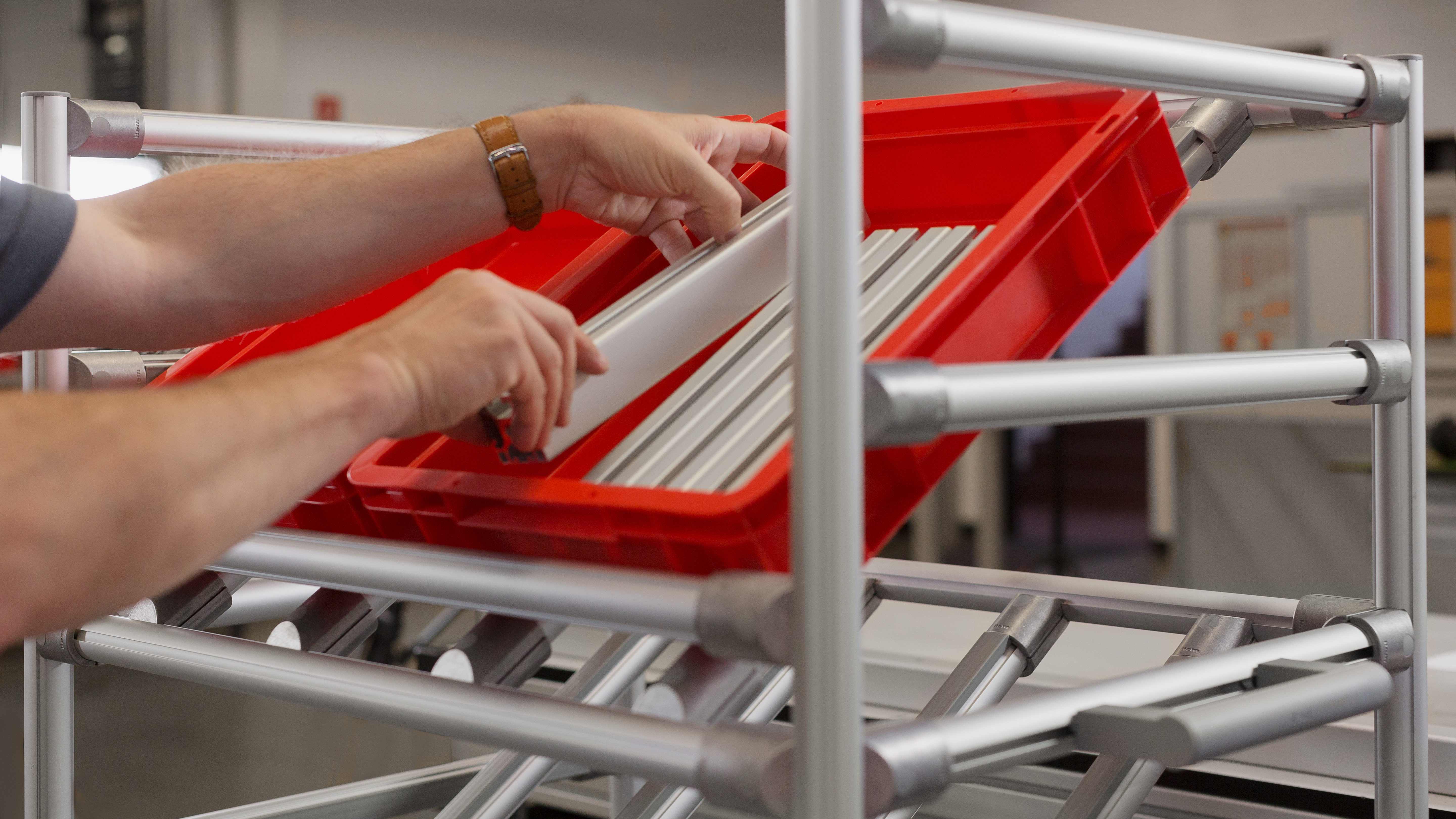 Lean Production: Anwendung von Rohrsystemen in Forschung und Lehre