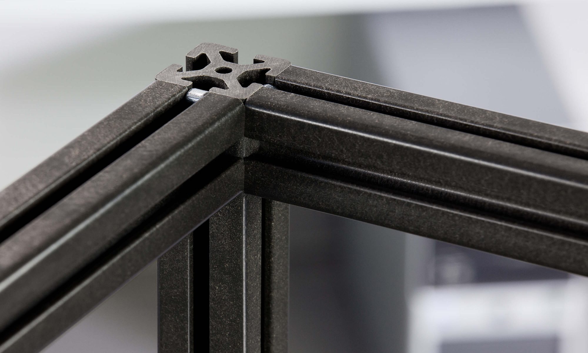 Spezielle Profile für den Maschinenbau – aus Holz und Kunststoff