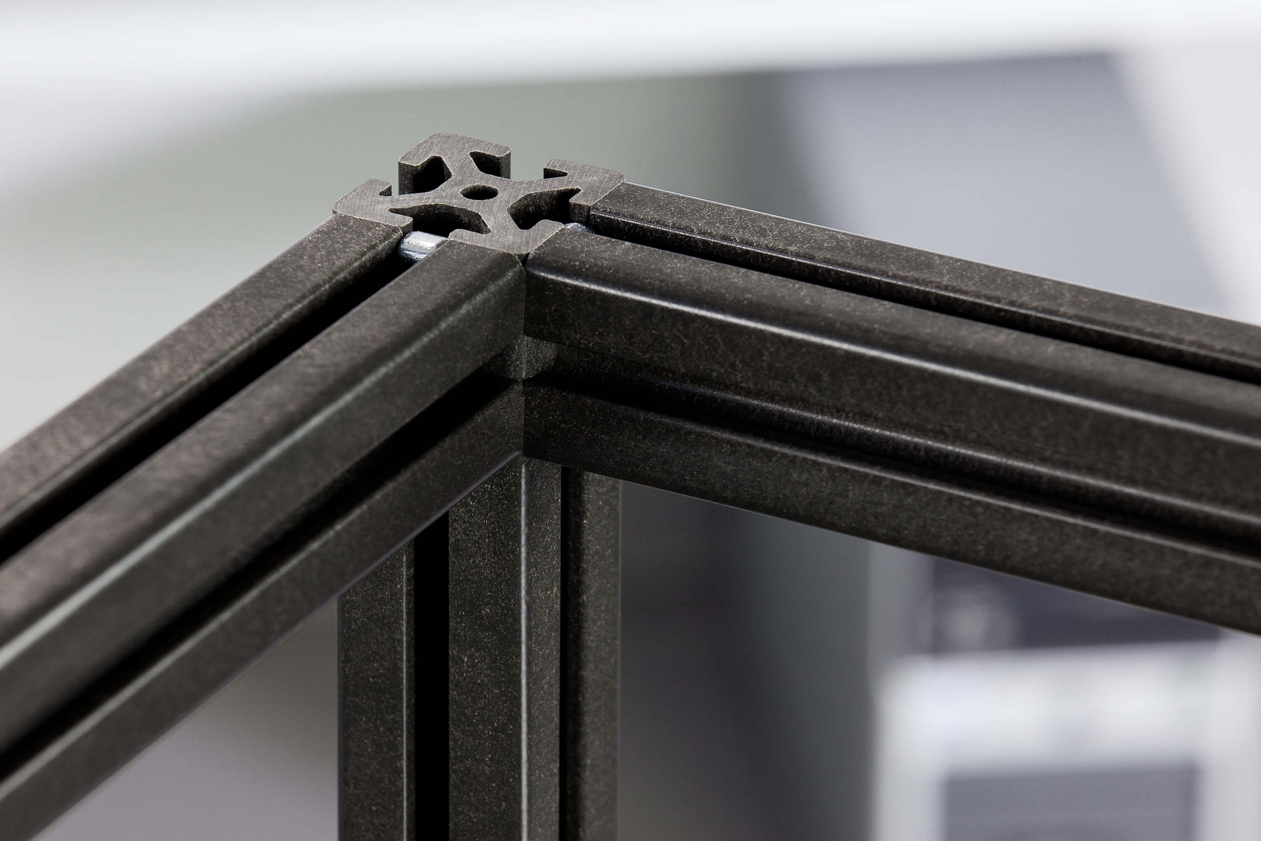 Spezielle Profile für den Maschinenbau – aus Holz und Kunststoff