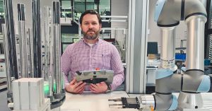 Alt-Texte: Mensch-Roboter-Kollaboration: Vorteile von Cobots in der Industrie