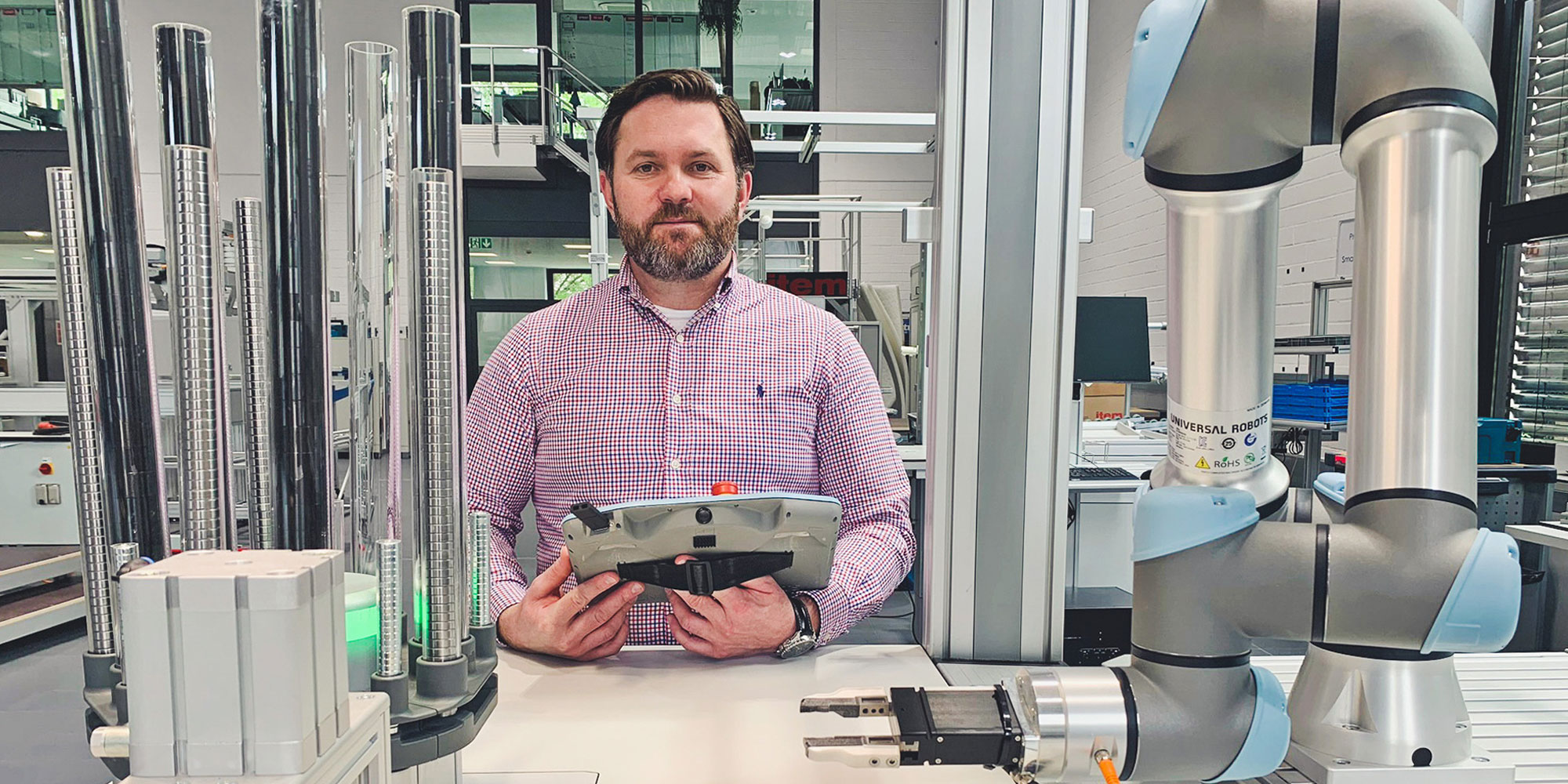 Alt-Texte: Mensch-Roboter-Kollaboration: Vorteile von Cobots in der Industrie