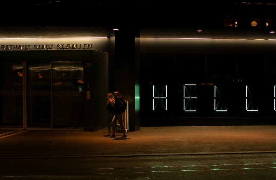 Installation lumineuse interactive : un message personnalisé à la demande
