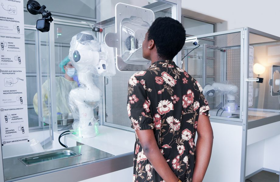 Des tests covid automatisés grâce à un robot infatigable