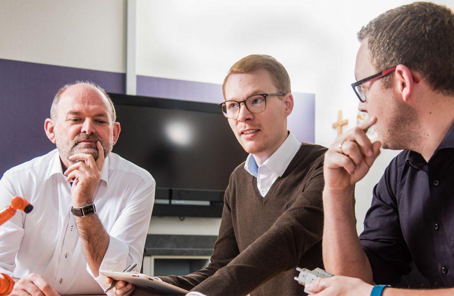 Darum lohnen sich Industrie 4.0 und Robotik für KMU