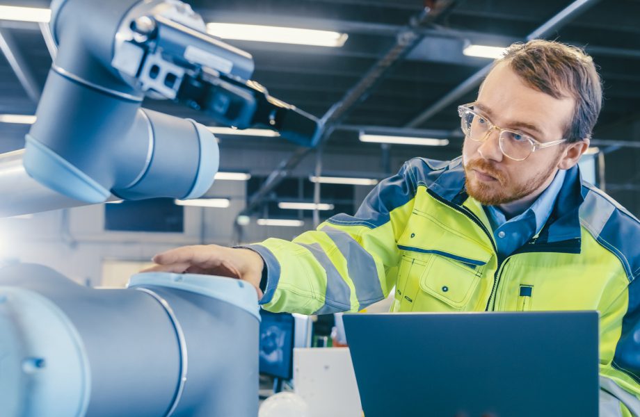 Ámbitos de aplicación de los robots: fijación con tornillos y soldadura