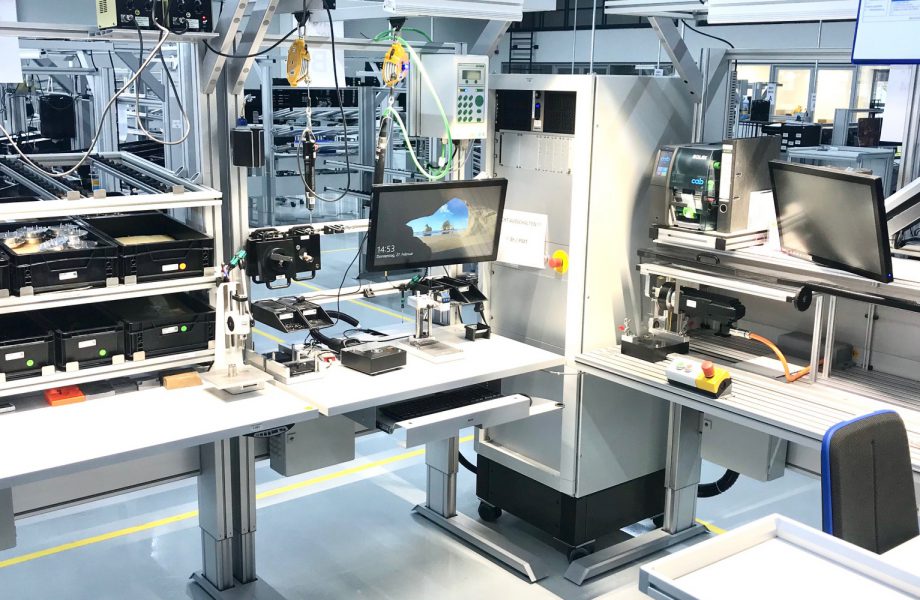 100 ergonomic work benches in continuous use at SIKO