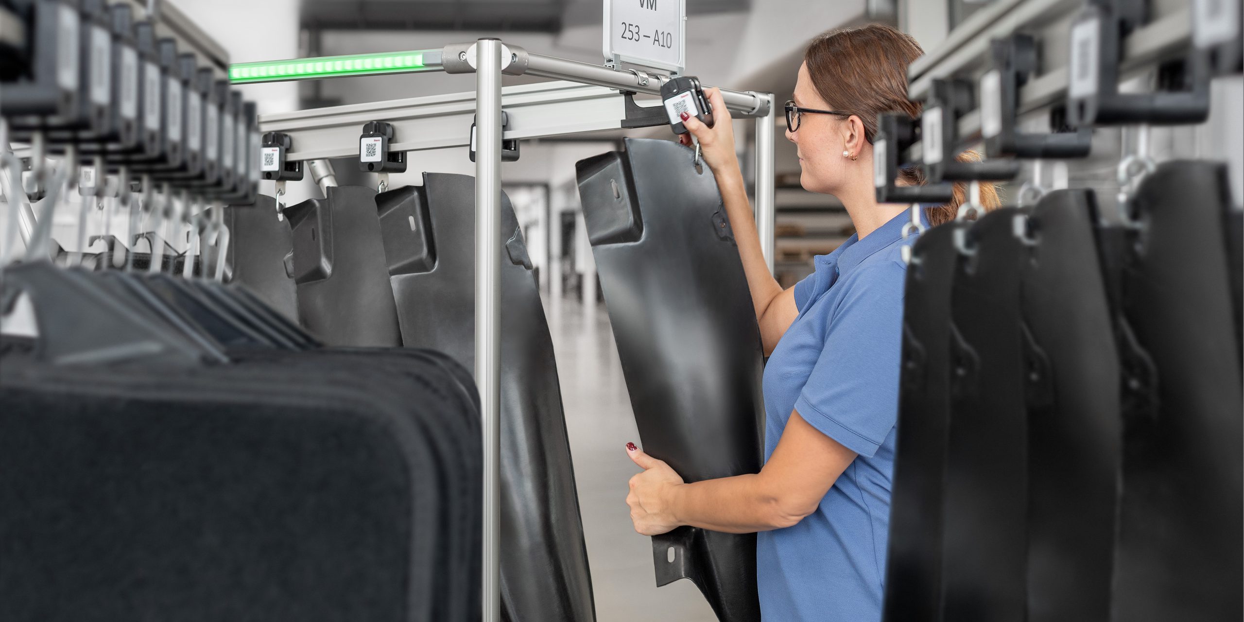 Illuminating technology that gets things moving – new products from item for autumn 2023