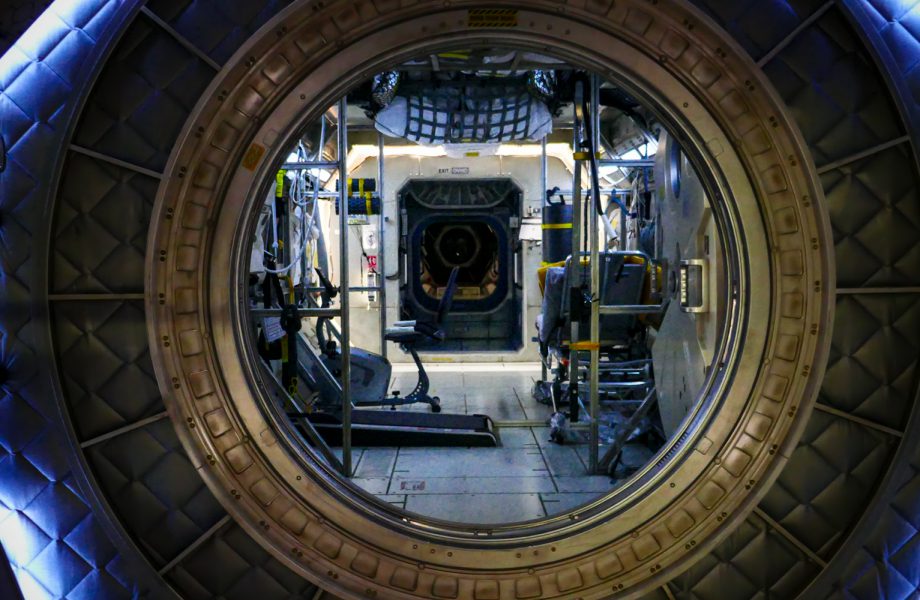 Profiltechnik in „Stowaway“: item auf der Kinoleinwand